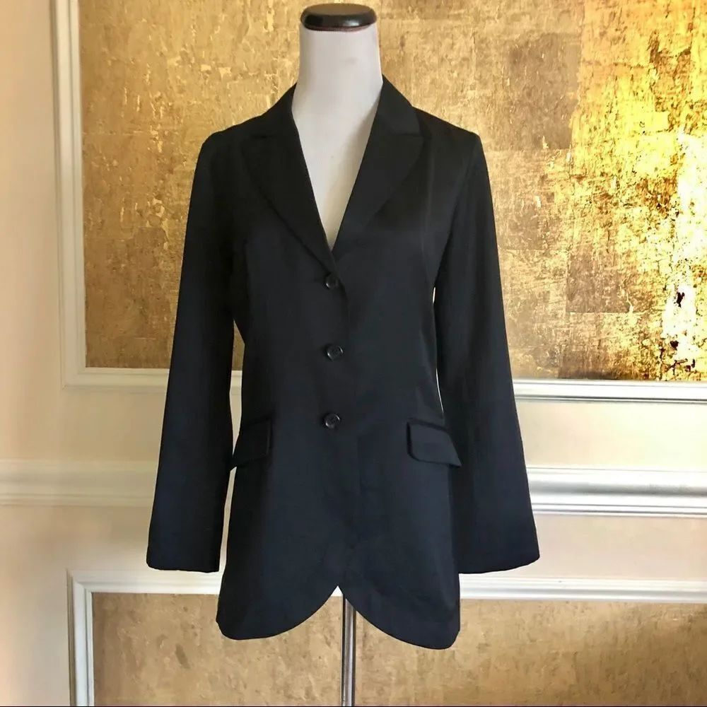 Elizabeth and James black back buttons blazer S